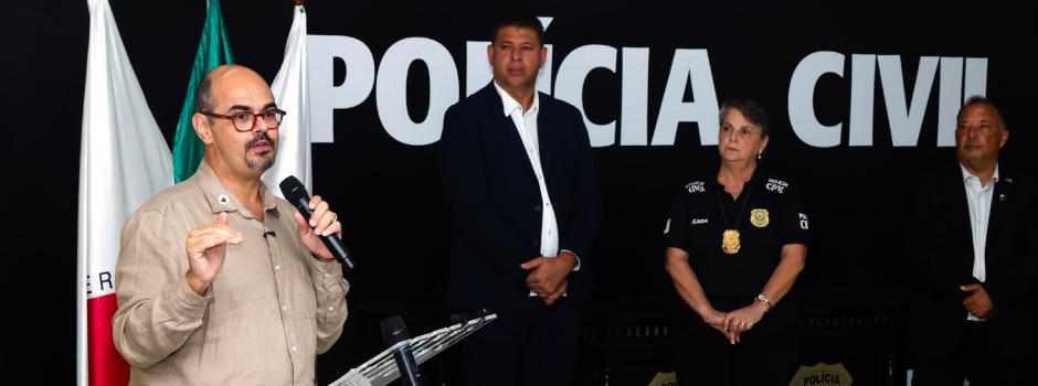 Vice-governador Mateus Simões entrega armamentos à Polícia Civil e micro-ônibus do Transporta SUS no Vale do Mucuri