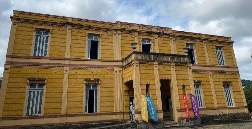 Programação de férias do Museu Mariano Procópio oferece 320 vagas e convida crianças a explorarem o parque