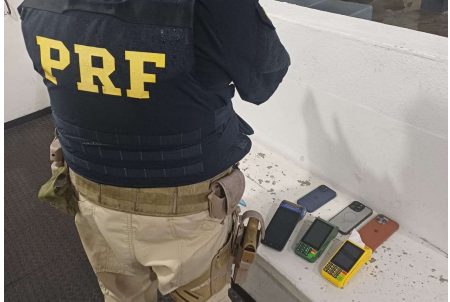 Trio é preso na Via Dutra após aplicar golpes em idosos em supermercados de JF