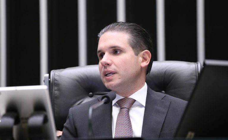 Deputados aprovam criação de vagas para pastas da Educação e da Gestão