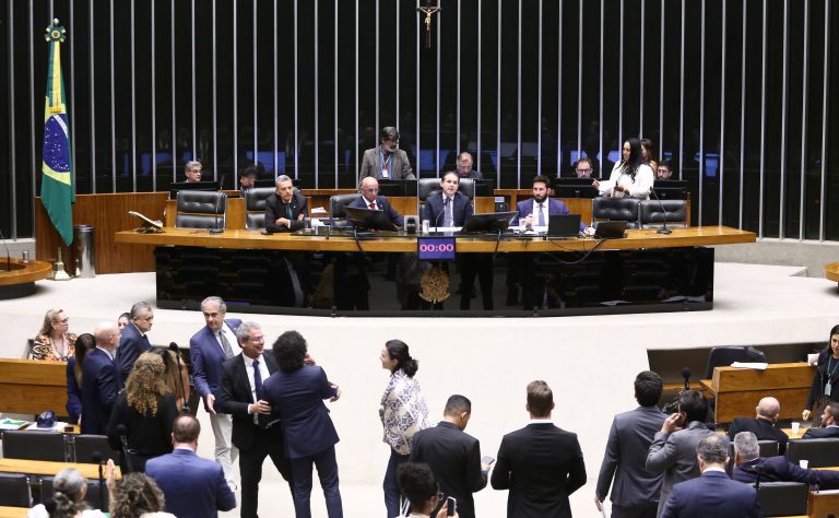 Deputados aprovam projeto para instituir a Semana Nacional de Retiros Culturais