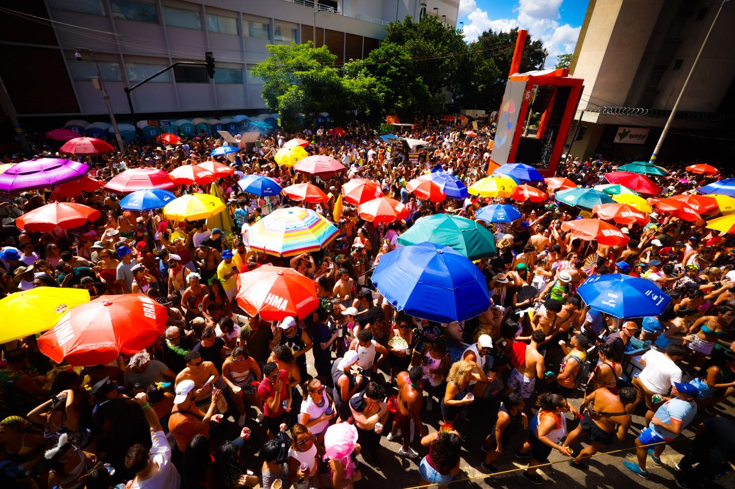 Carnaval da Liberdade 2026 consolida Minas Gerais como destino turístico e cultural de destaque