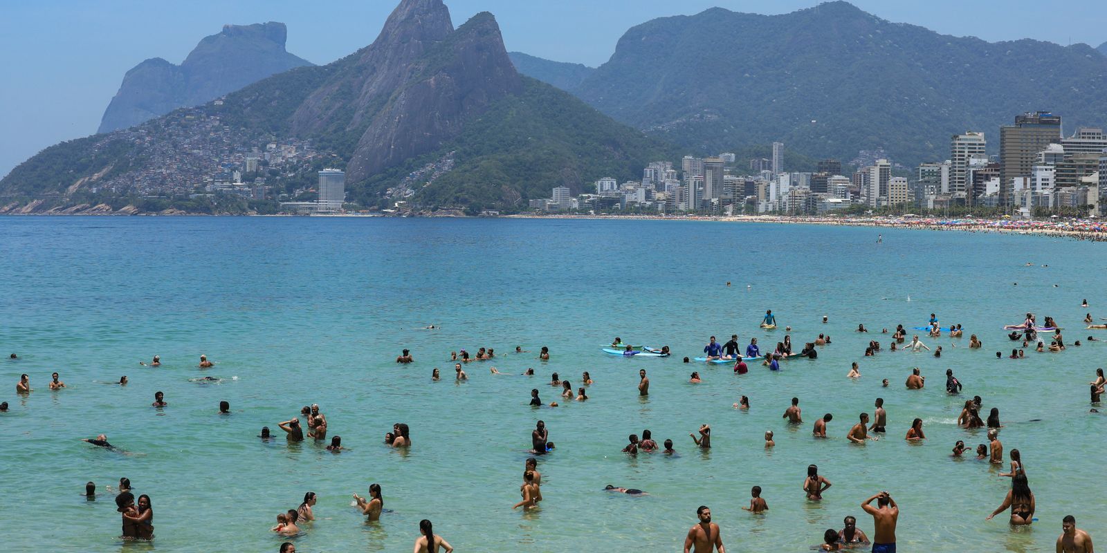 Salva-vidas resgatam 453 banhistas no litoral fluminense durante o Carnaval