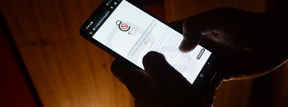 Central de Bloqueio de Celulares opera 24 horas para reforçar segurança no Carnaval