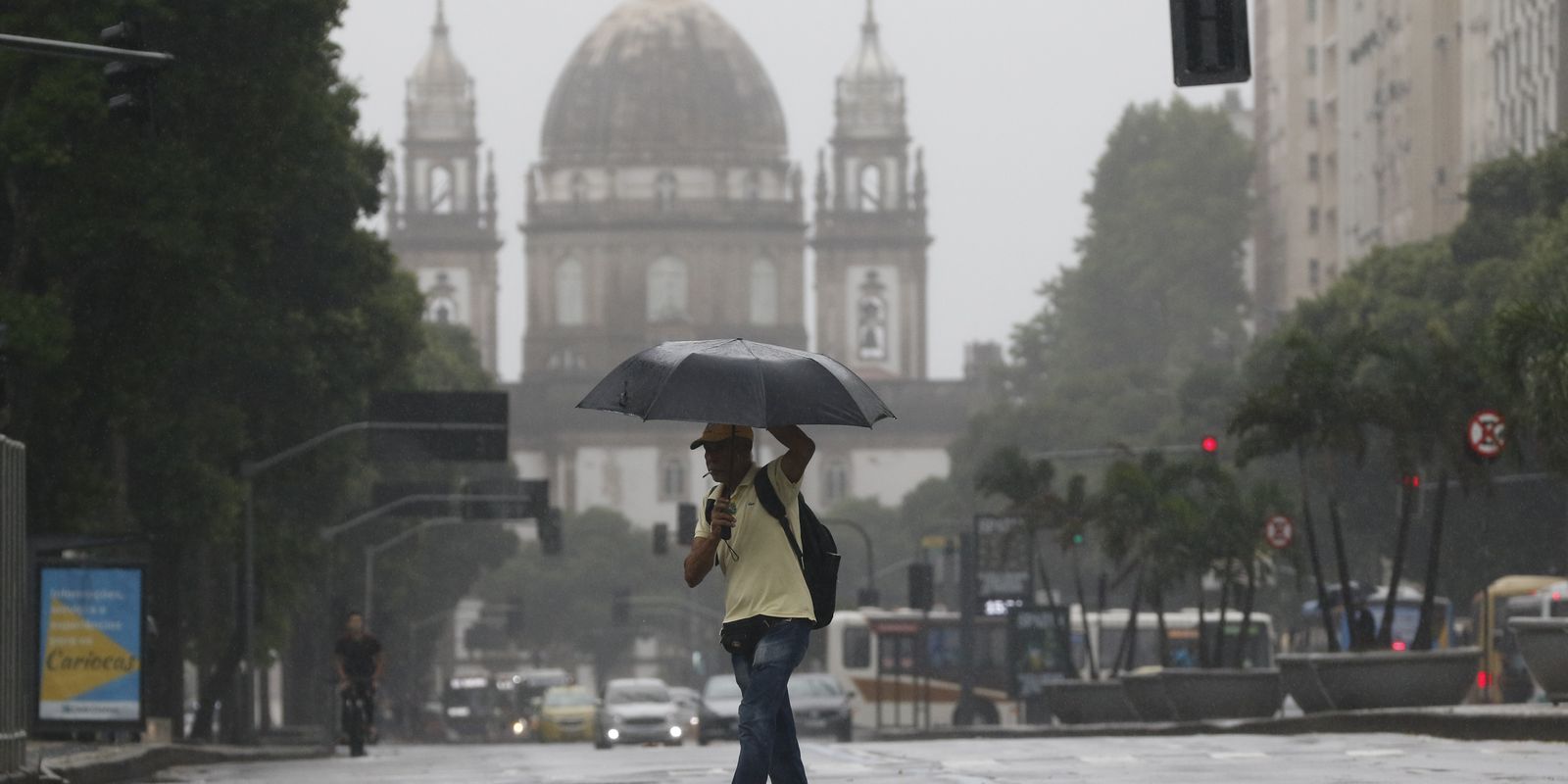 Marinha aciona força de resposta a desastres após chuvas intensas no Rio de Janeiro