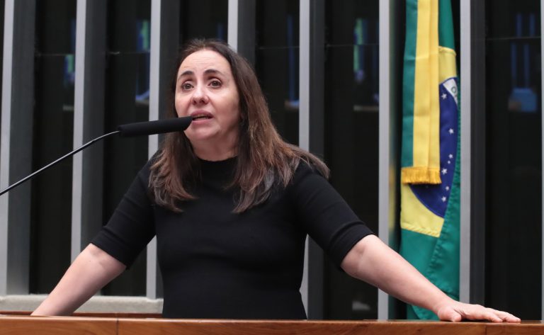 Comissão da Câmara aprova novas diretrizes para saúde de detentos e uso de telessaúde