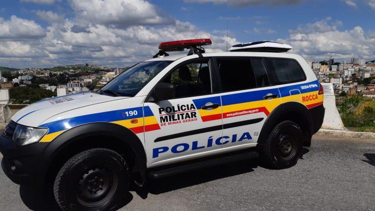 Condenado por roubo é preso pela PM enquanto caminhava pelo Centro de Santos Dumont