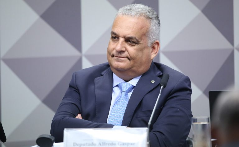 CPMI do INSS delibera sobre quebra de sigilos bancário e fiscal do filho do presidente Lula