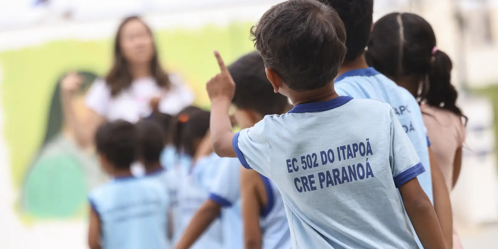 Frequência no ensino fundamental chega a 99,5%, e atraso escolar diminui