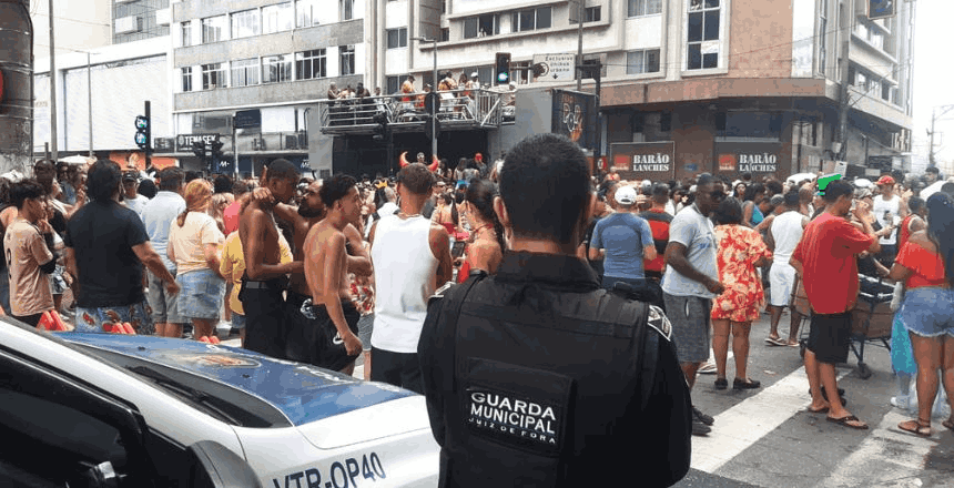 Juiz de Fora inicia reta final do Carnaval com Banda Daki, blocos de rua e desfiles de escolas de samba