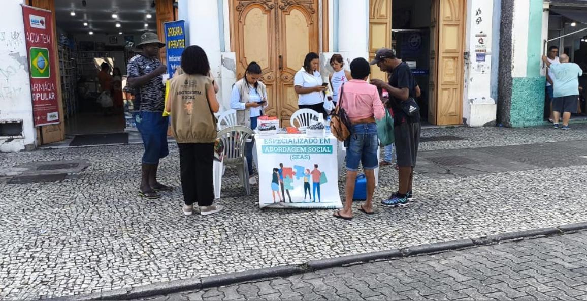 Juiz de Fora realiza ação de prevenção a ISTs com população em situação de rua