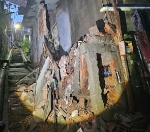 Laje desaba e deixa família com três crianças ilhada no 2º andar; Bombeiros resgatam 8 pessoas