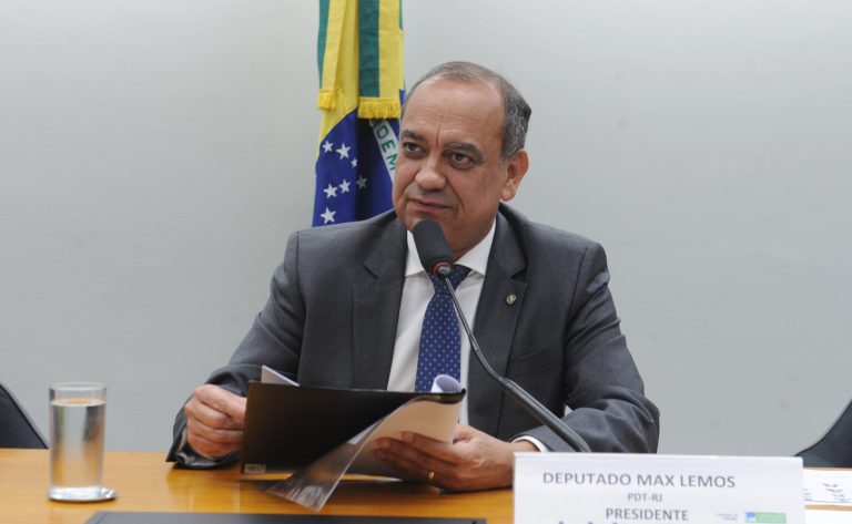 Max Lemos é eleito para a presidência da Comissão de Trabalho