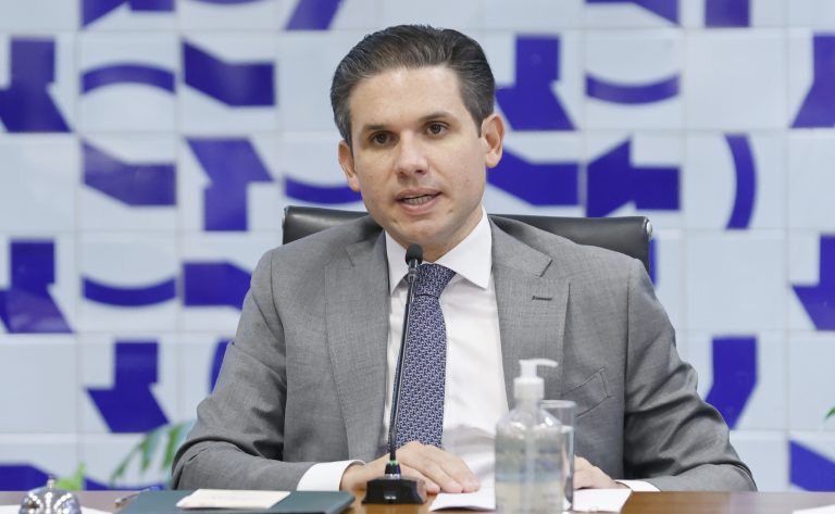 Presidente da Câmara ressalta necessidade de ordem cronológica para CPI do Banco Master