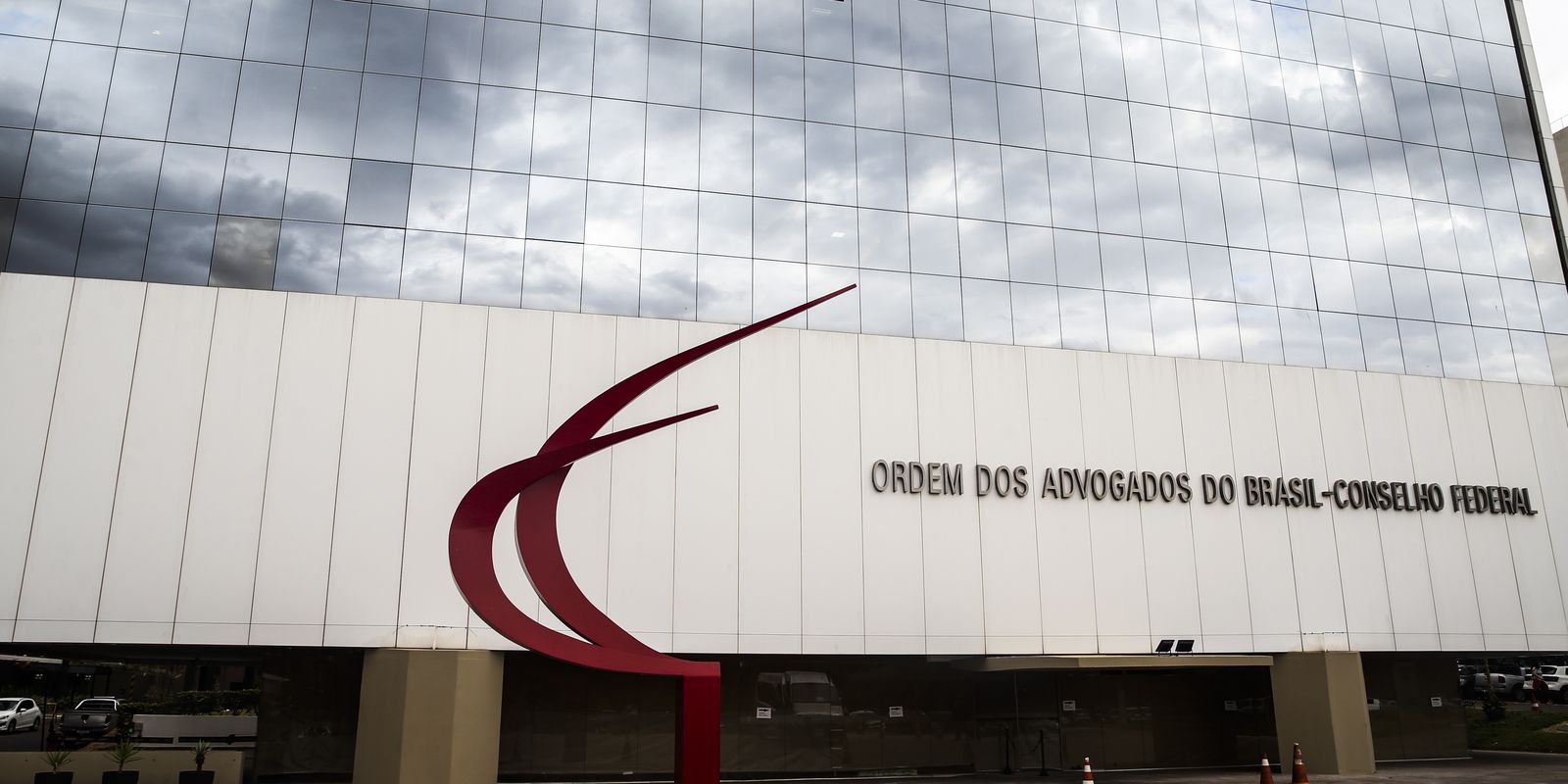 OAB pede o fim do inquérito das fake news, apontando sua 'natureza perpétua'