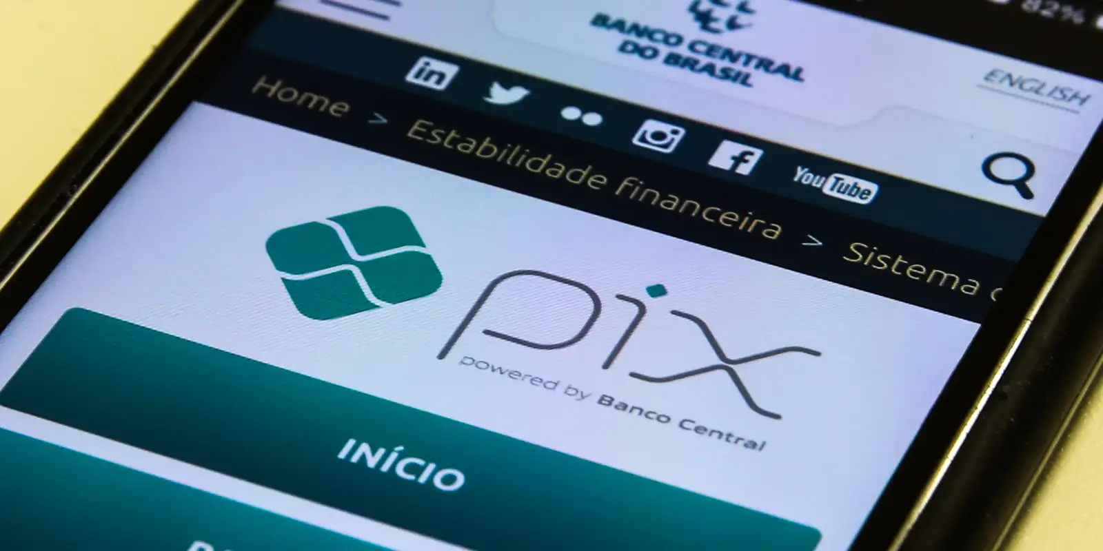 Adesão ao Pix por aproximação permanece baixa um ano após lançamento