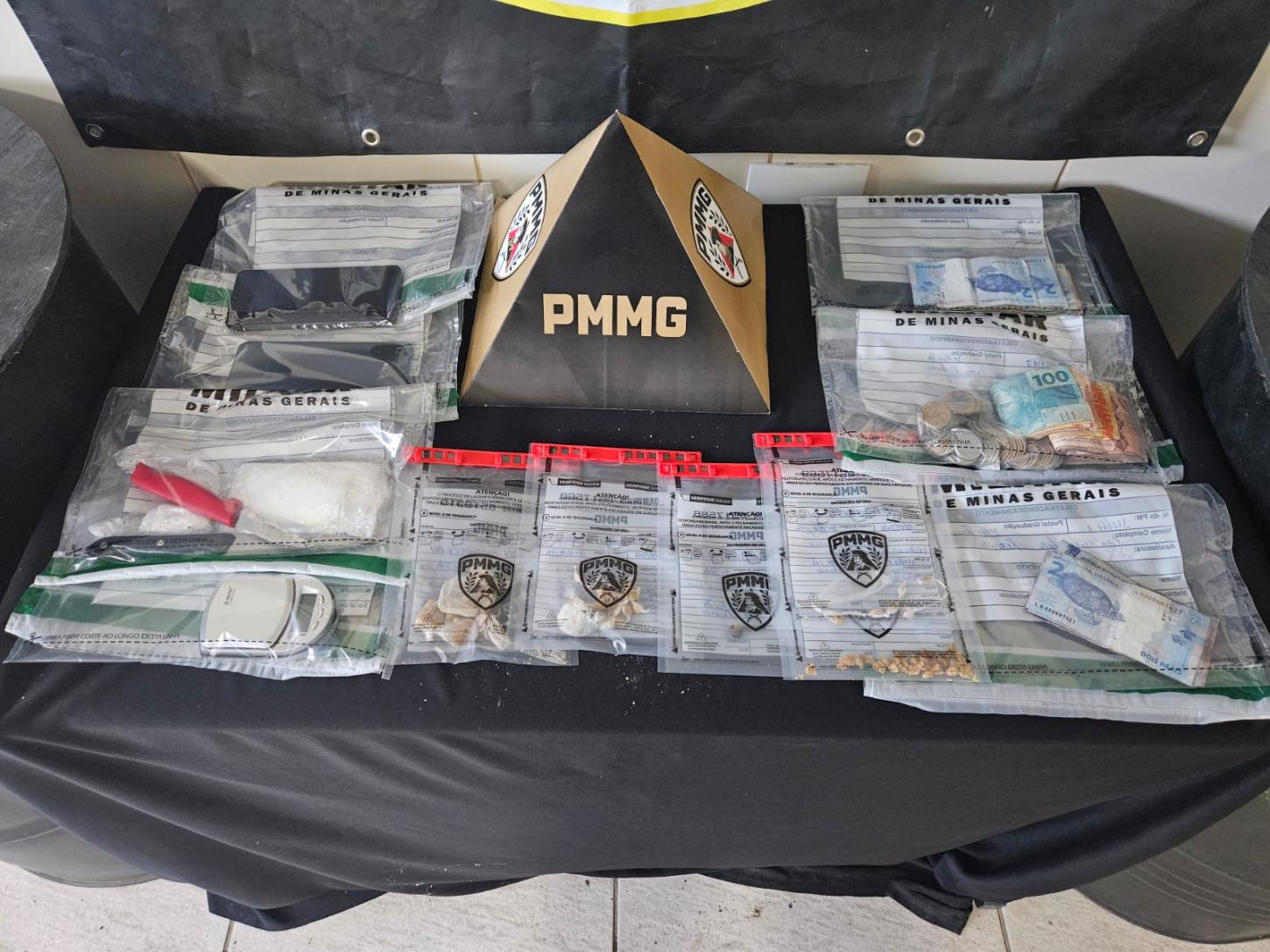 Polícia Militar prende seis pessoas por tráfico de drogas em Barbacena