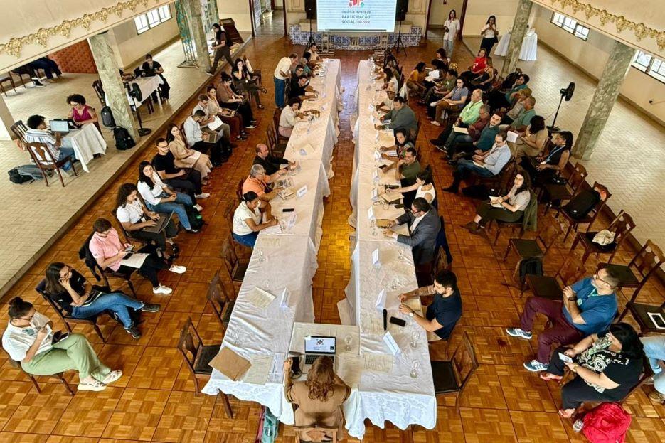Ponte Nova sedia reunião histórica para ouvir atingidos pelo desastre da Samarco em Mariana