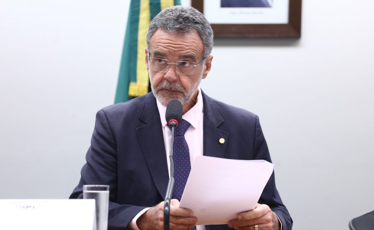 Proposta legislativa cria requisitos para projetos de saque do FGTS