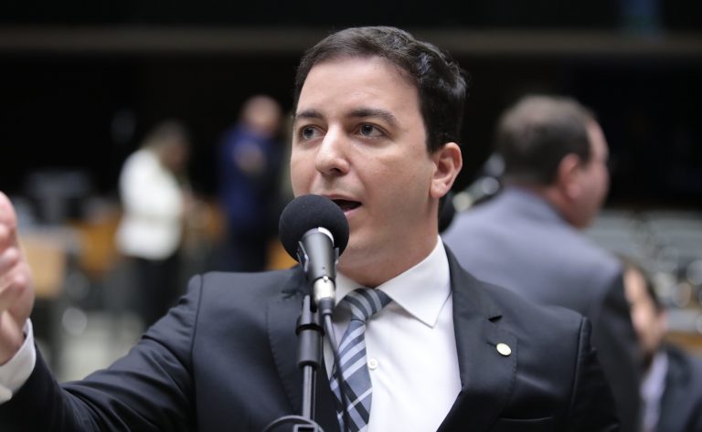 Projeto de lei propõe que monitorados paguem por tornozeleira eletrônica
