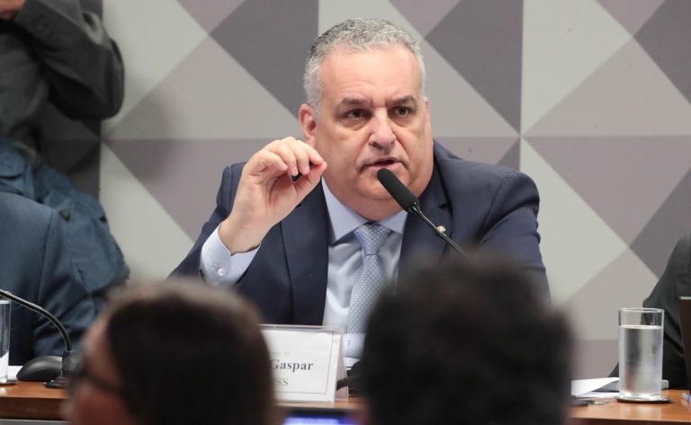 Relator da CPMI critica fiscalização do INSS em empréstimos consignados e cobra regulação
