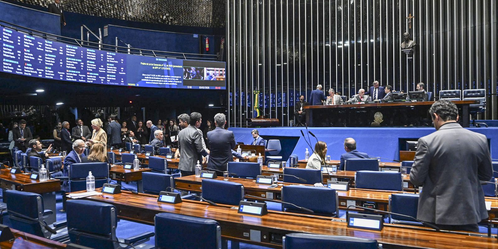 Senado aprova MP que cria o programa Gás do Povo; texto segue para sanção presidencial