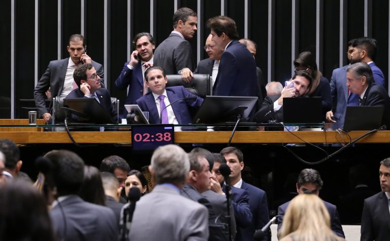 Câmara adia votação de projeto que redefine o regime de socorro e liquidação de bancos