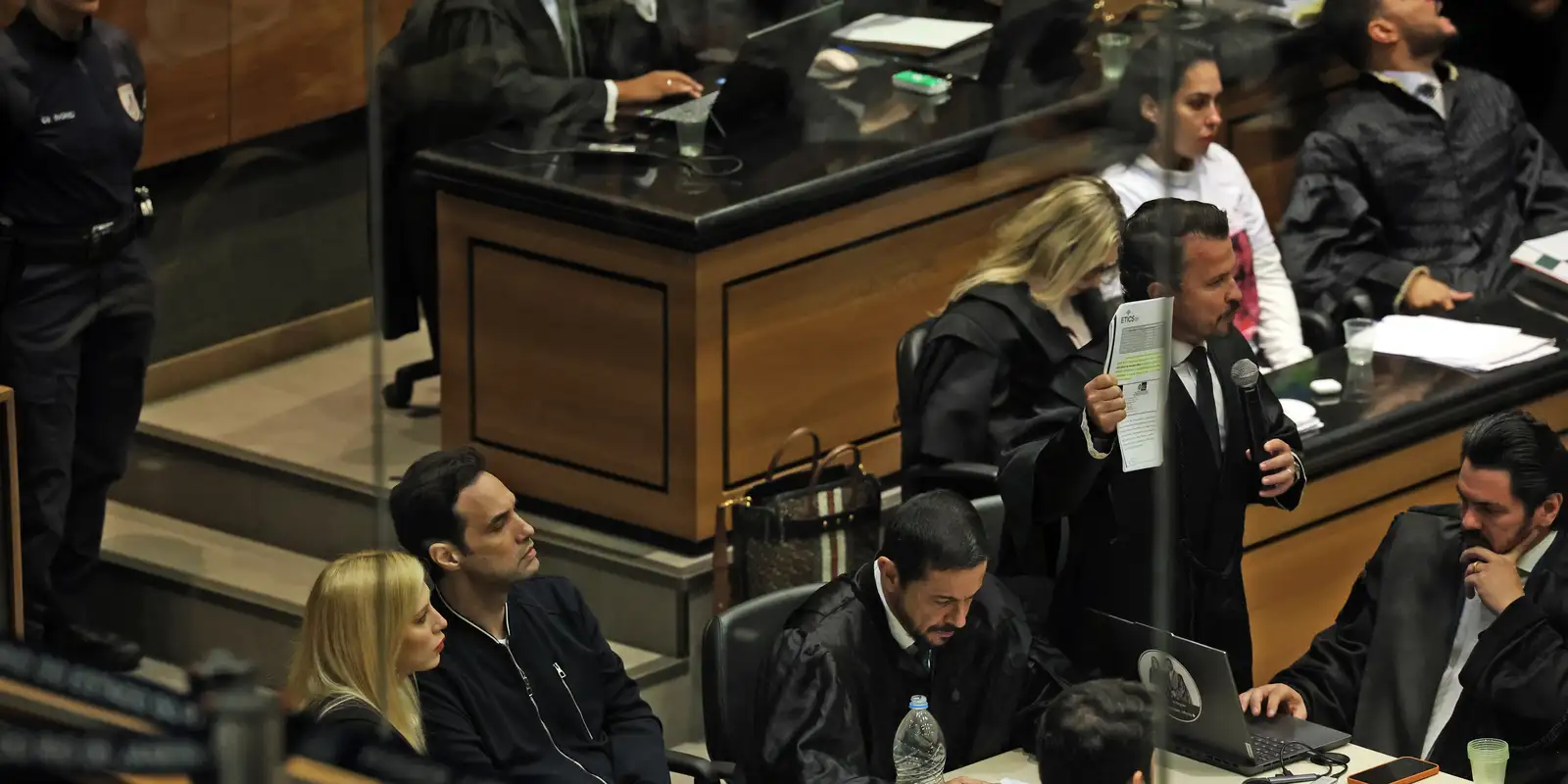 Advogados de Jairinho deverão arcar com custos do adiamento de sessão sobre caso Henry