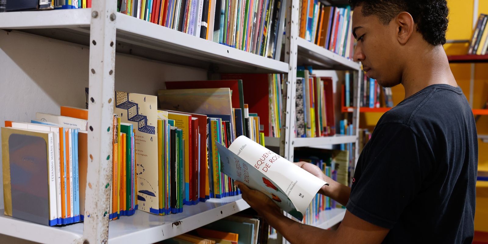Alerj aprova programa para capacitar jovens na promoção da leitura e escrita no Rio