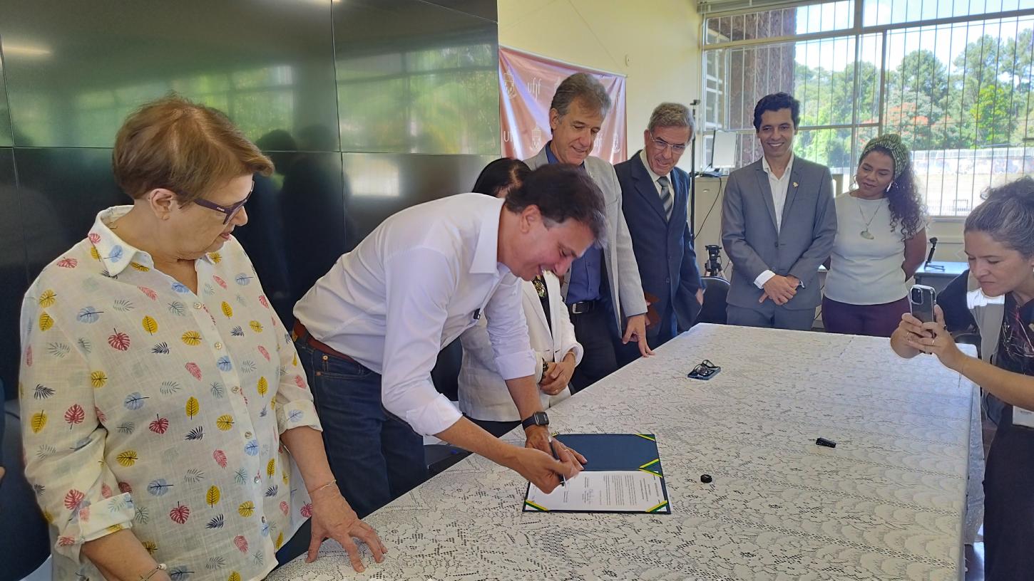 Após 11 anos de paralisação, obras do novo Hospital Universitário da UFJF são retomadas