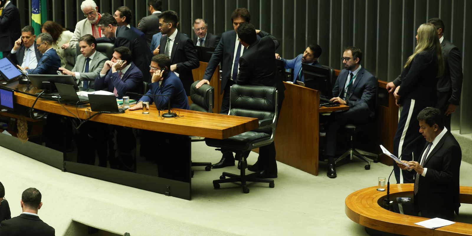Câmara dos Deputados dá aval final à PEC da Segurança Pública em segundo turno