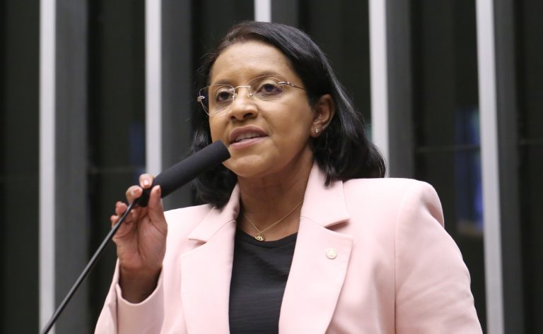 Comissão aprova cobertura ampliada de planos de saúde para emergências gestacionais
