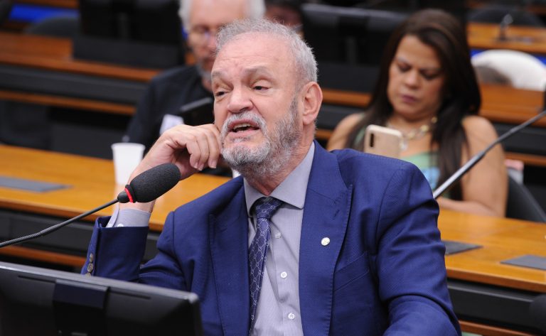 Comissão aprova proposta para estender prioridade no atendimento de saúde a pessoas com deficiência
