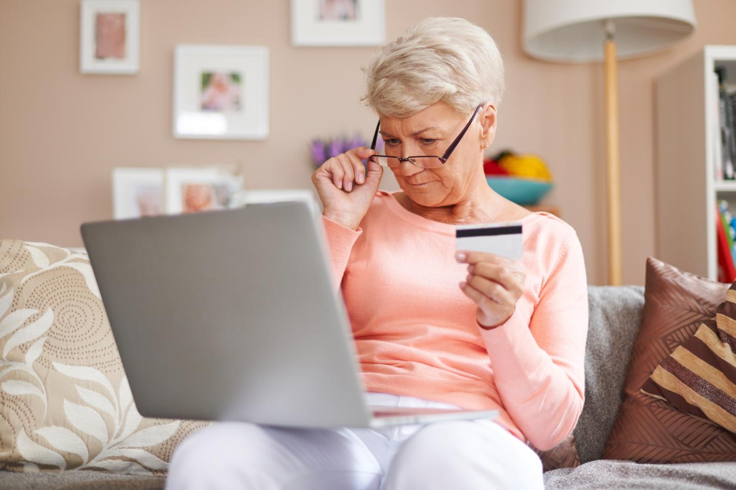 Como fazer compras parceladas tendo pouca renda?