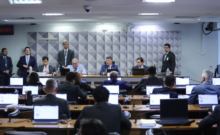 CPMI do INSS posterga depoimentos por ausência de convocados