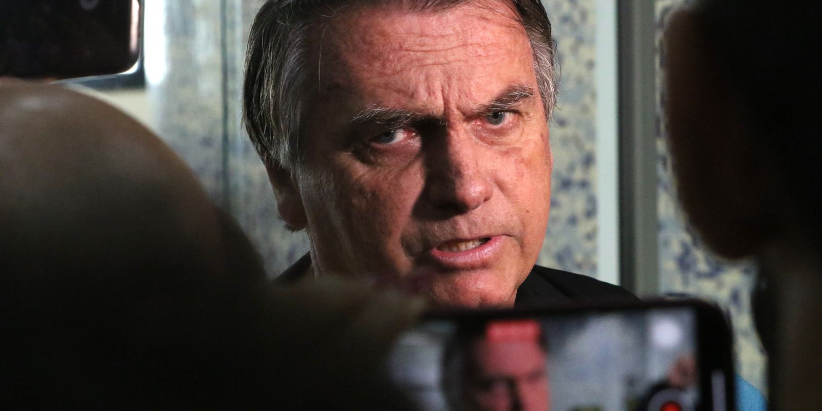 Defesa alega desconhecimento de Bolsonaro sobre vídeo gravado por Eduardo