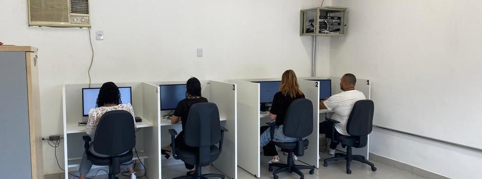 Detran-MG implementa prova eletrônica de legislação para candidatos à CNH em Ibirité