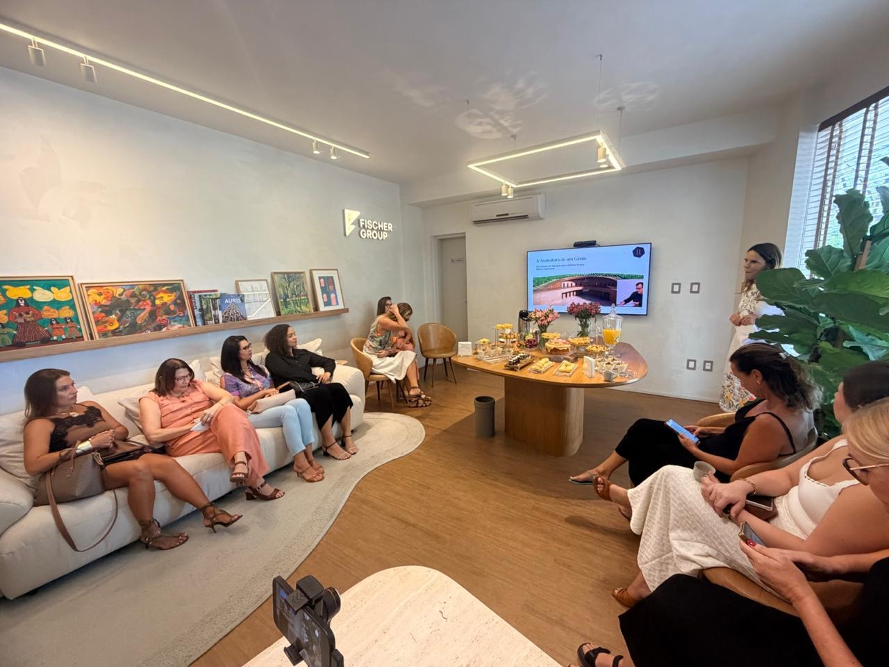 Encontro com corretoras em Balneário Camboriú debate posicionamento feminino e o novo perfil das vendas de luxo
