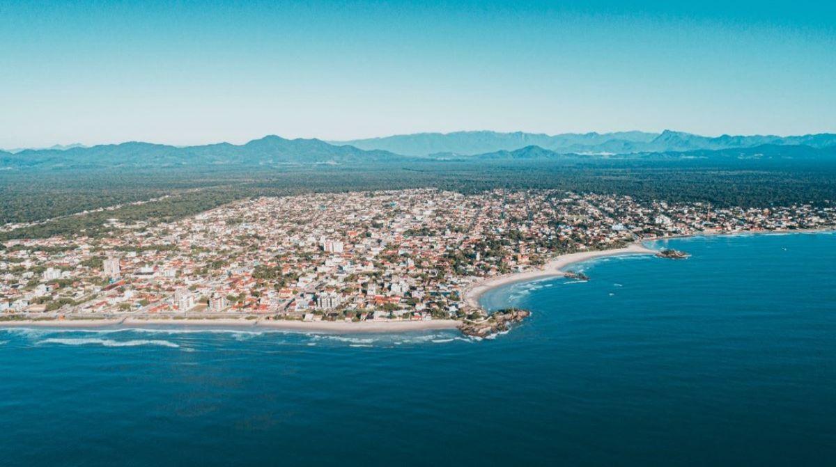 Escassez de galpões e expansão bilionária dos portos põem Santa Catarina no centro da logística nacional