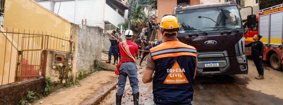 Governo de Minas amplia auxílio financeiro e conclui buscas por vítimas em Juiz de Fora