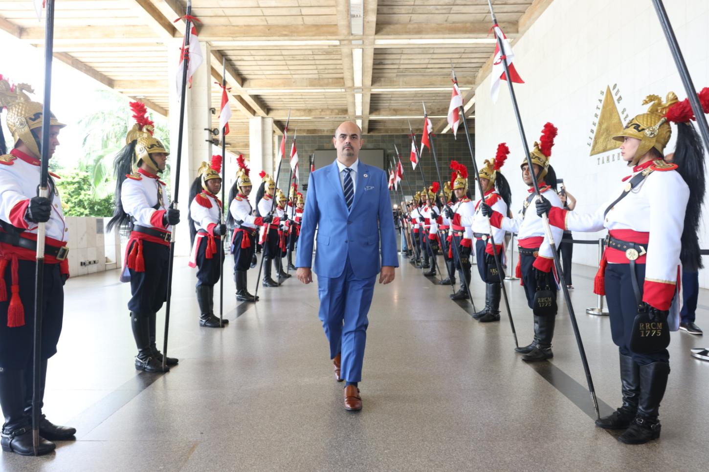 Mateus Simões assume o Governo de Minas Gerais após renúncia de Romeu Zema
