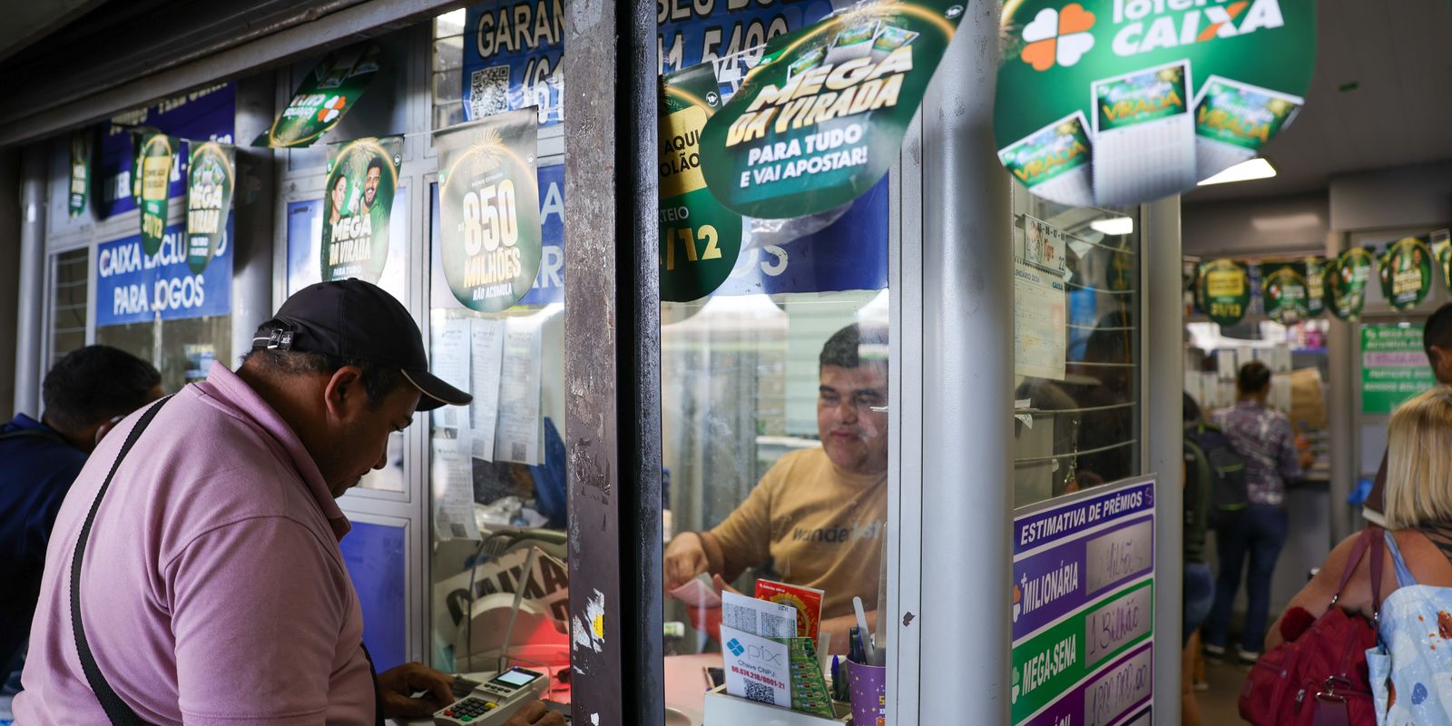Mega-Sena acumula e sorteio principal chega a R$ 17 milhões
