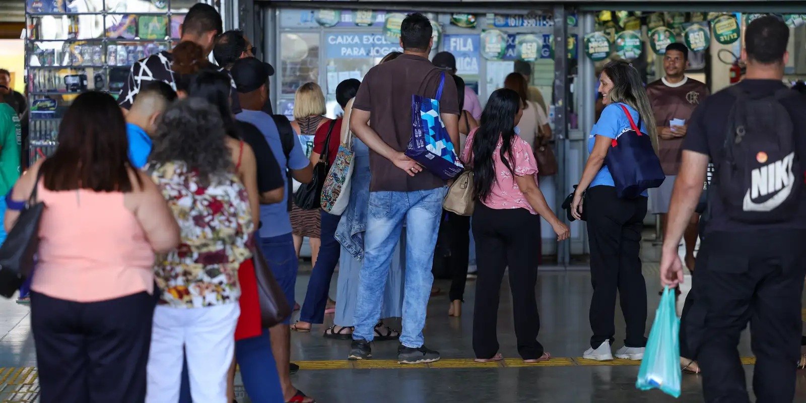 A Mega-Sena acumula e prêmio principal atinge R$ 7,5 milhões