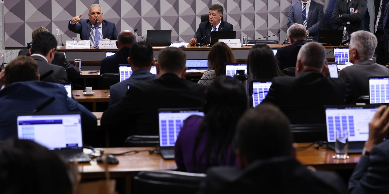 Mendonça restringe acesso da CPMI do INSS a dados de Daniel Vorcaro em sala-cofre