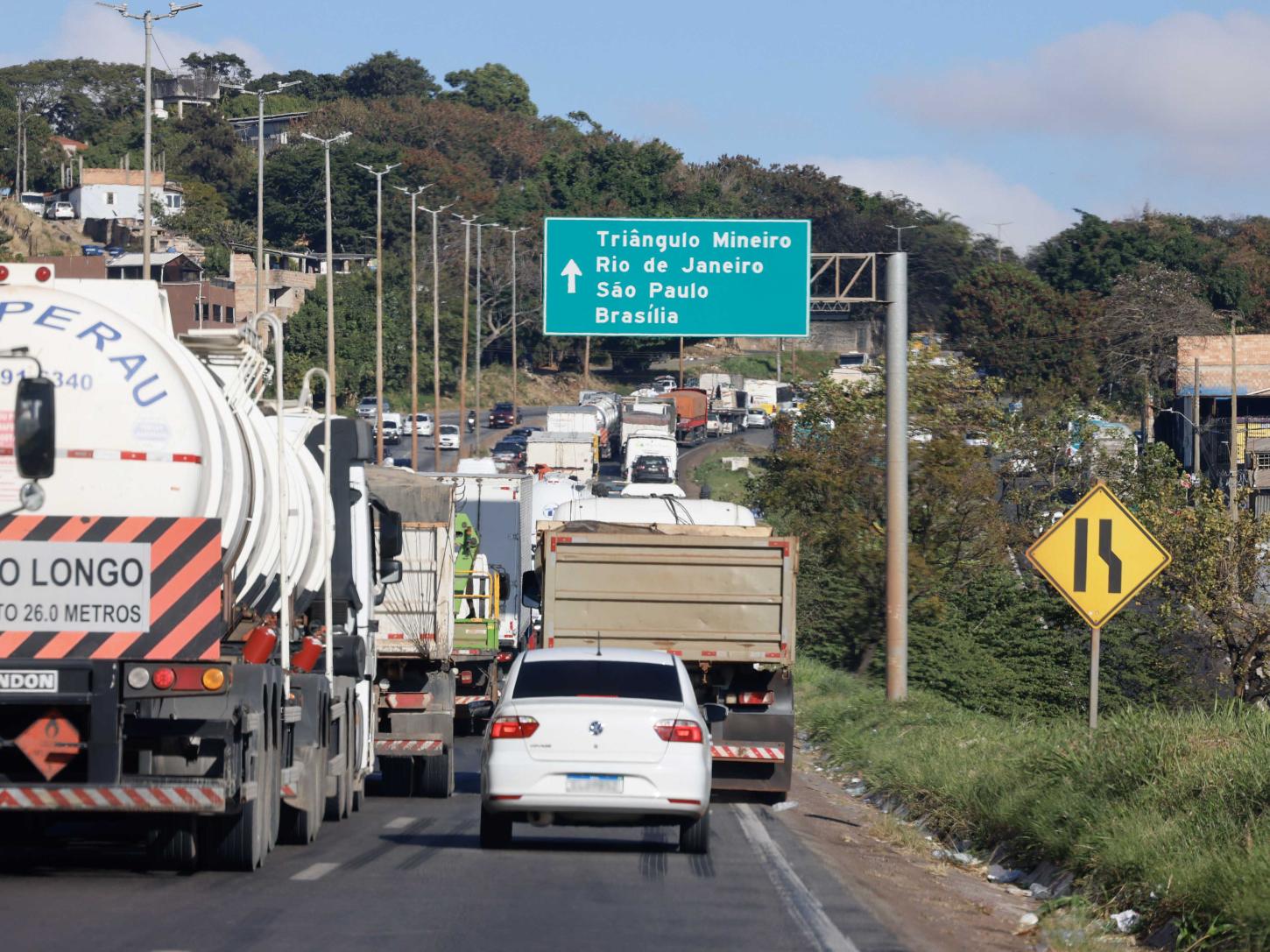 Minas Gerais anuncia subsídio de R$ 0,60 no diesel para conter alta e garantir abastecimento