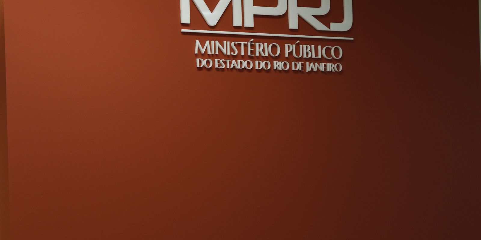 MPRJ emite 20 mandados de prisão contra grupo ligado a Rogério de Andrade