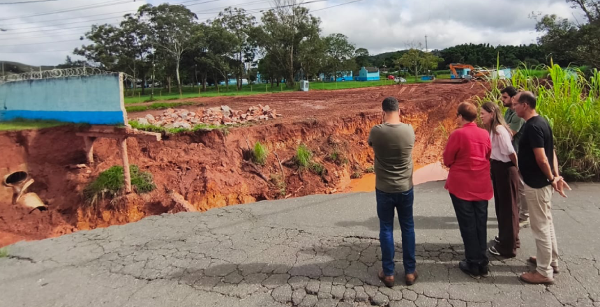 Prefeitura de Juiz de Fora vistoria frentes de obras de macrodrenagem e reconstrução viária