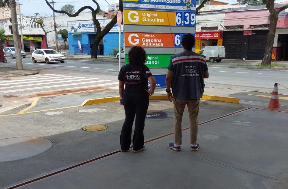Procon fiscaliza 46 postos em 24h e mira aumentos abusivos em MG