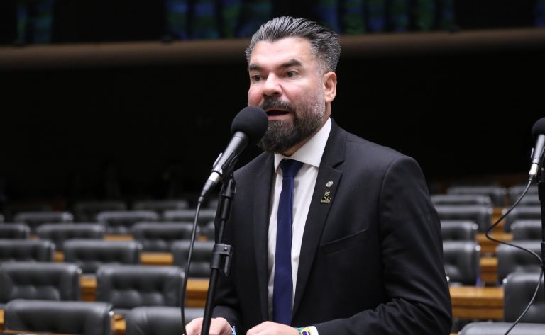 Projeto de lei propõe porte de arma para fiscais do Procon em todo o Brasil