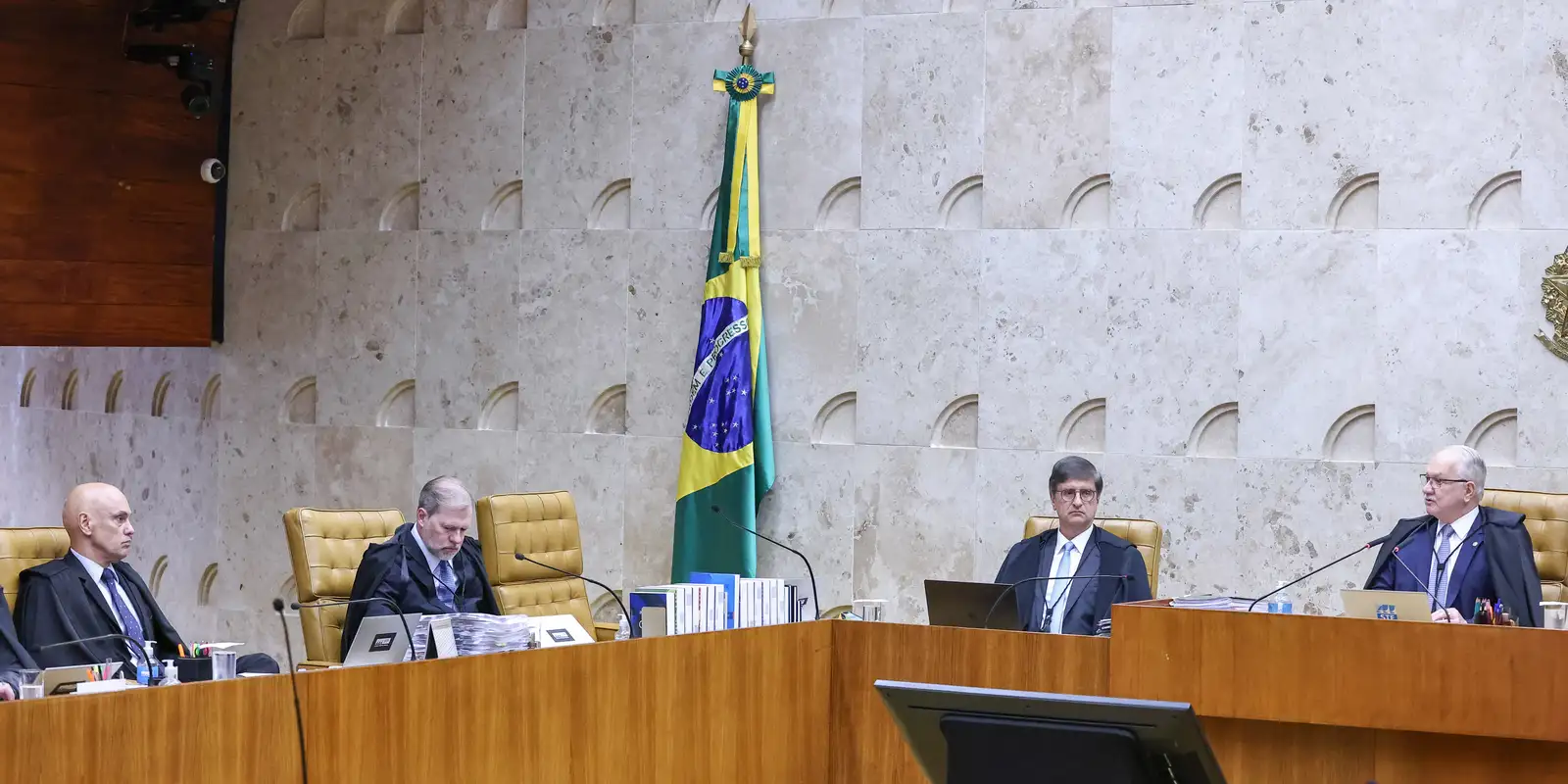 Supremo retoma análise de pagamentos extrateto